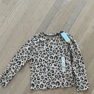 NWT Girls Leopard t shirt